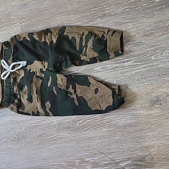 BABIES  PULLOVER HOODIE SWEATER PLUS PANTS - Picture 2 of 7